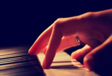 开云体育-库里客场演绎教科书，76人对阵雷霆背后的跨时空启示