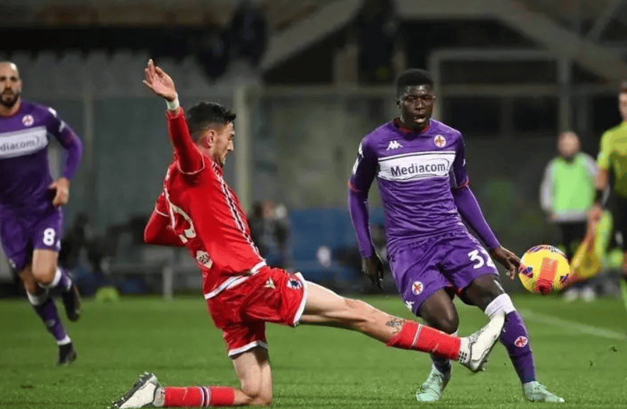 佛罗伦萨首次战胜对手，球队士气高涨