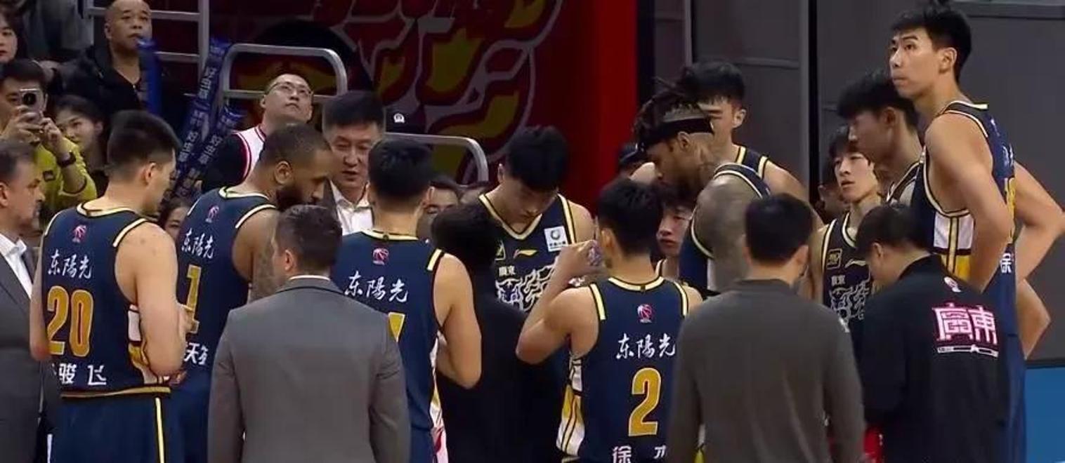 CBA总决赛首场热门球队失利谢绝转会传闻