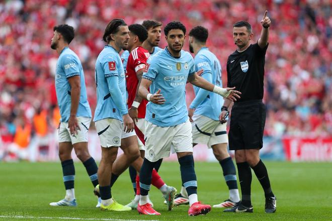 曼城大胜米德尔斯堡，继续领跑英超的简单介绍