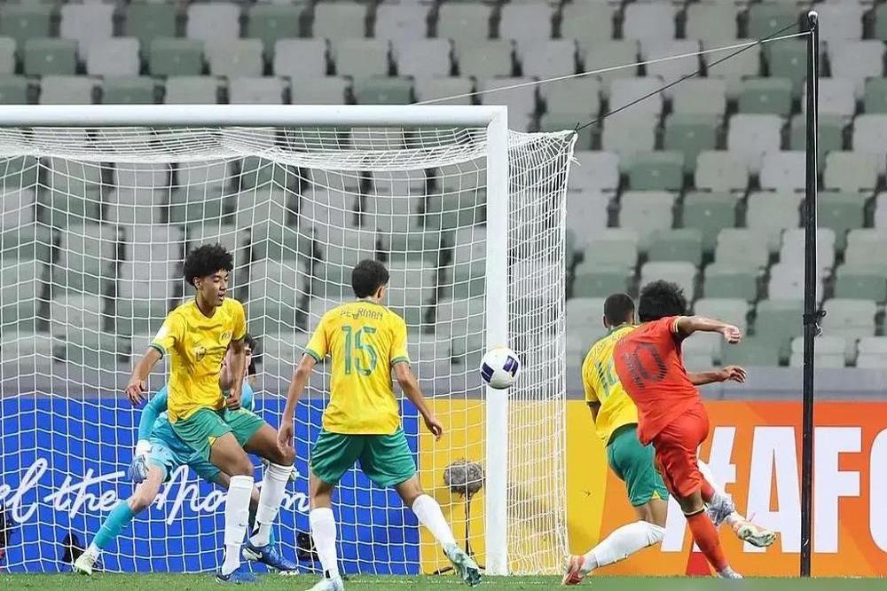 亚洲足球联赛的激烈对抗持续进行