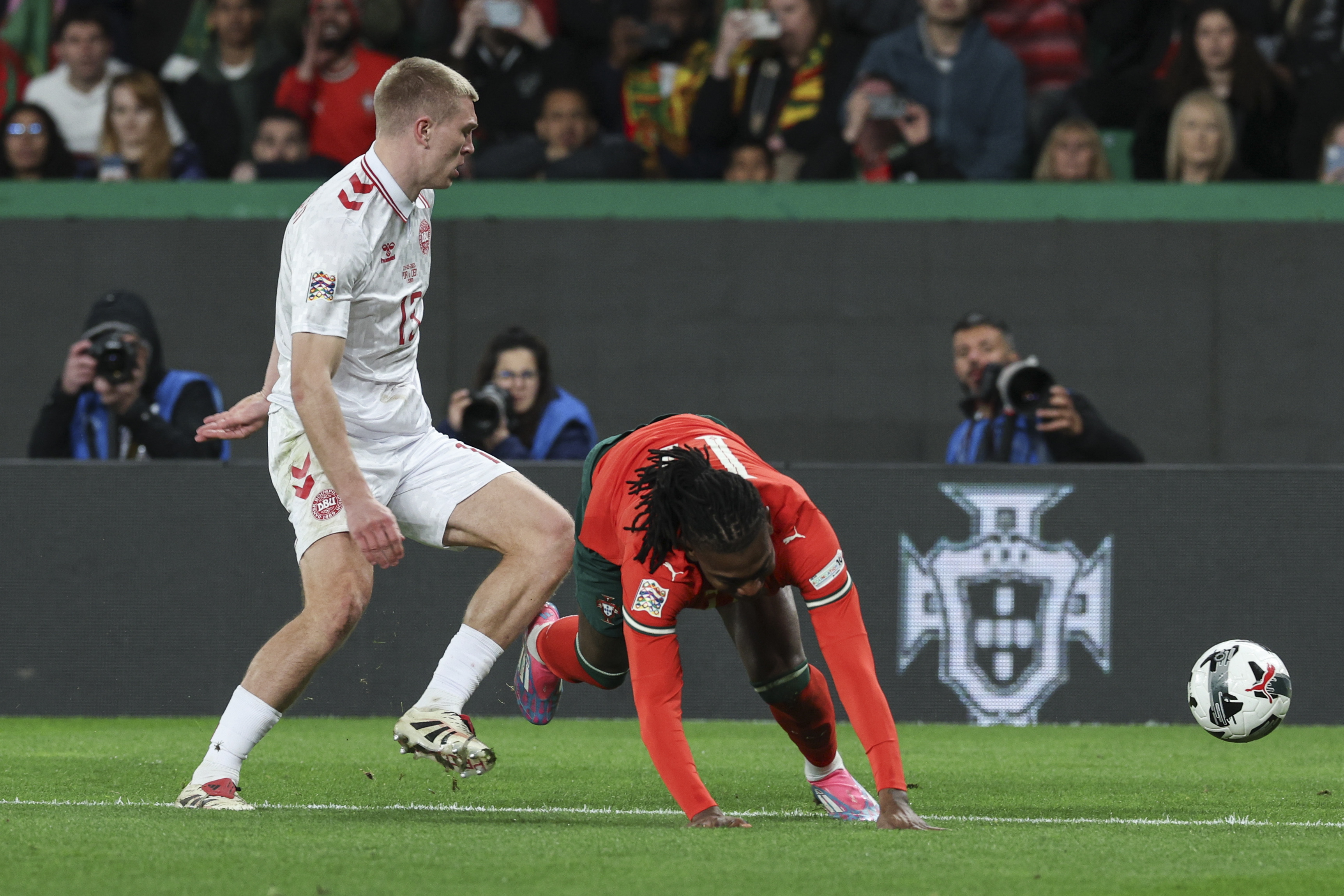 关于葡萄牙队卫冕梦碎，惨遭淘汰出局的信息