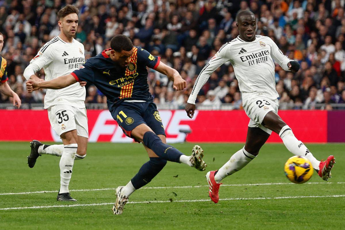 关于赫罗纳主场击败对手，逼近前四的信息