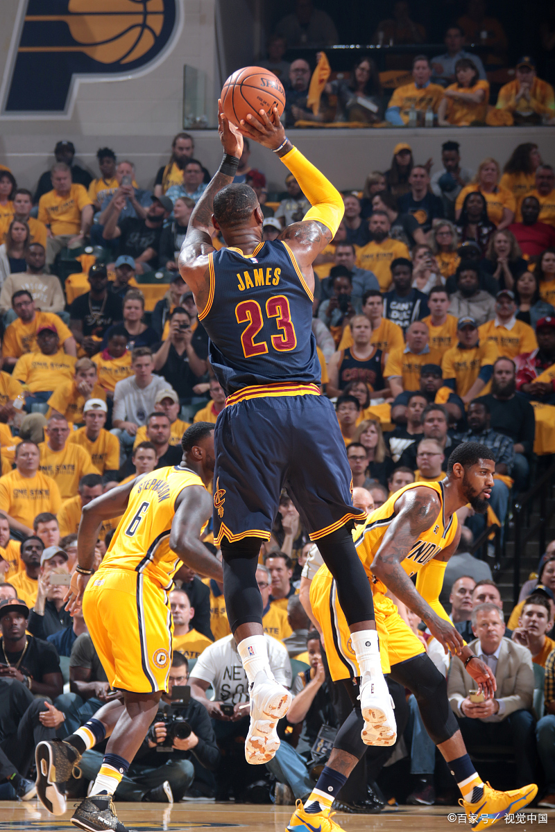 猛龙队在主场逆转湖人队，取得精彩胜利的简单介绍