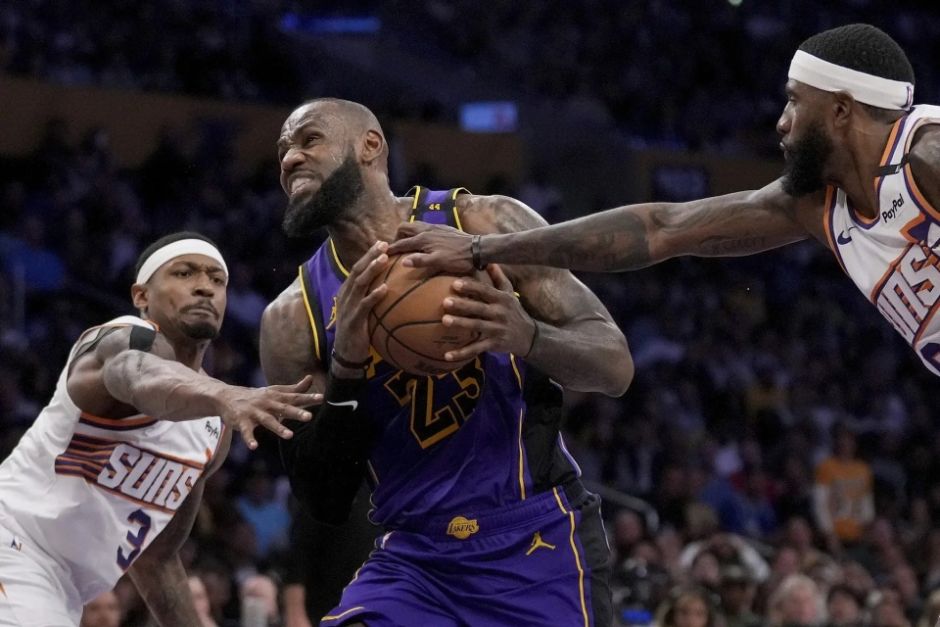 猛龙队在主场逆转湖人队，取得精彩胜利的简单介绍