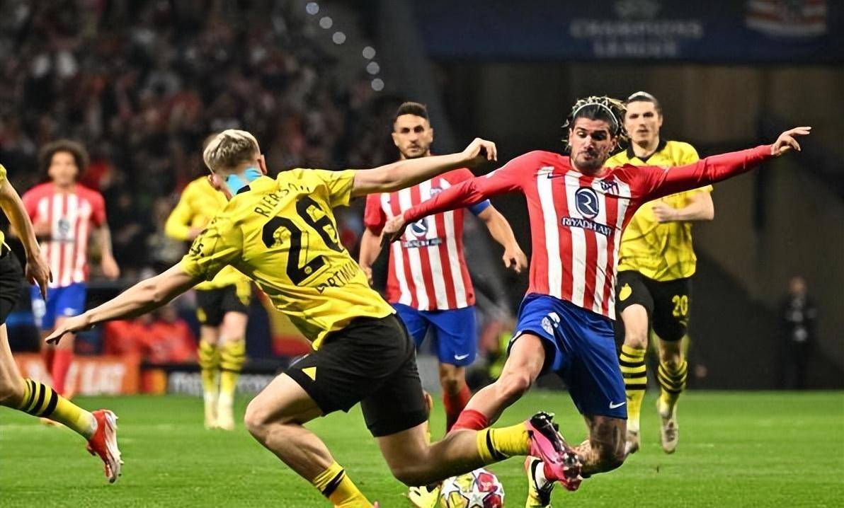 包含多特蒙德队充满斗志，取得胜利迎接新挑战的词条