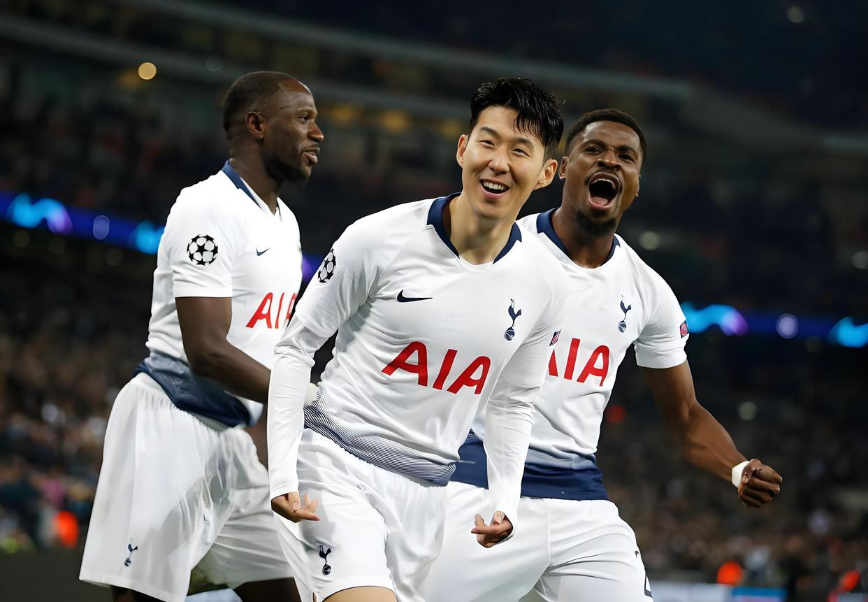 关于曼联逆转拉齐奥，完成惊天胜利的信息