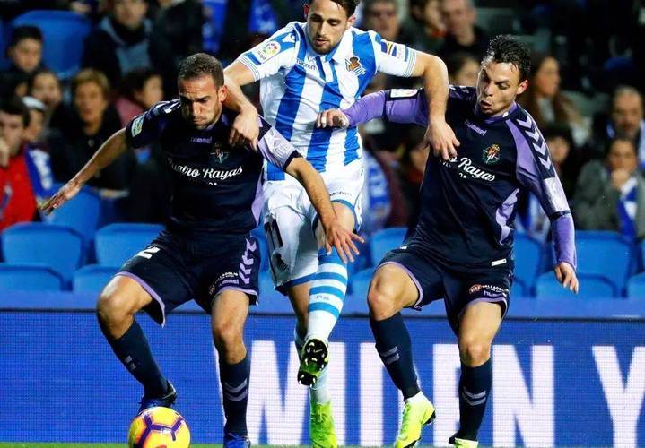 包含汉诺威克客场硬战取胜，战术部署得当的词条