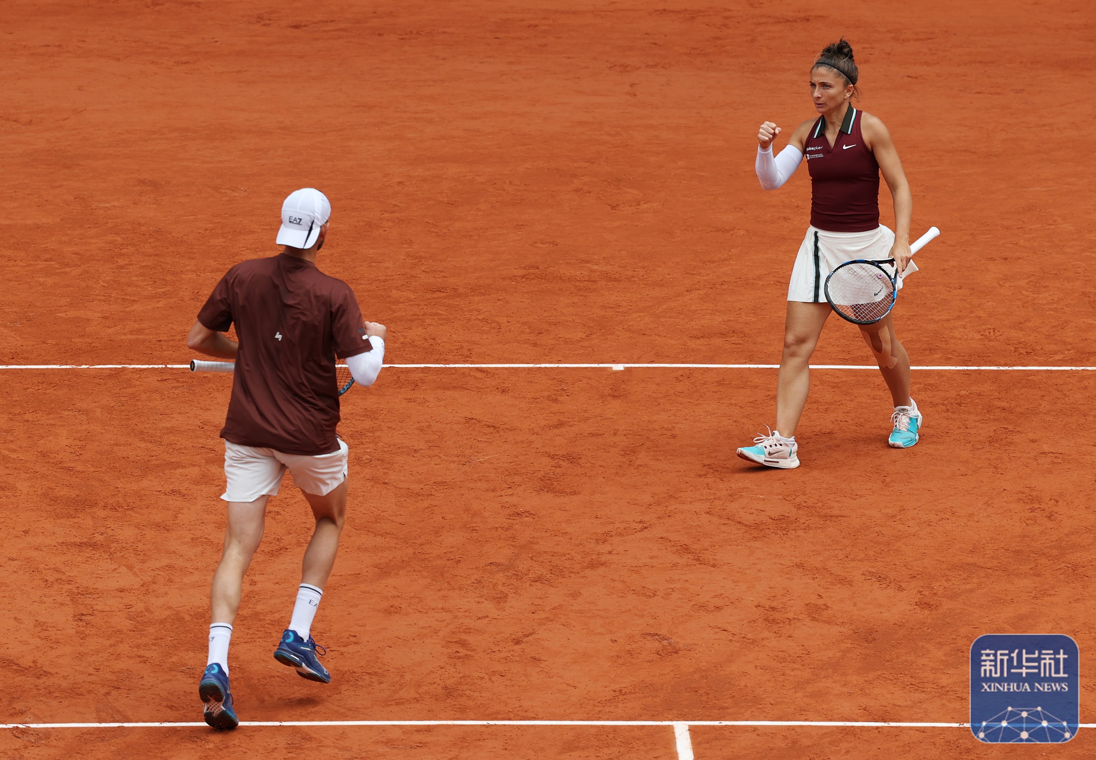 意大利击败对手，双线作战连胜