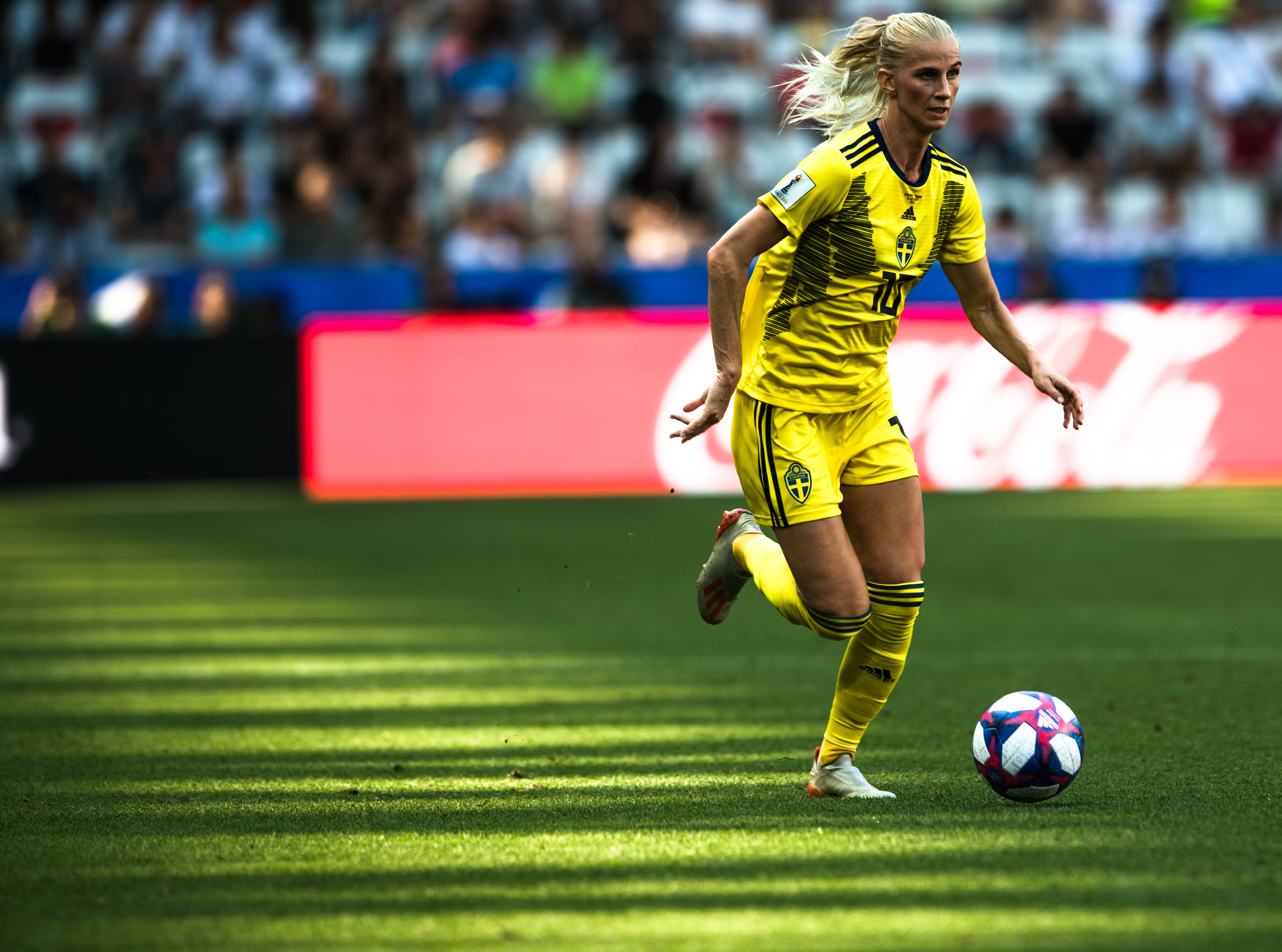 捷克队横扫瑞典，力夺女足冠军