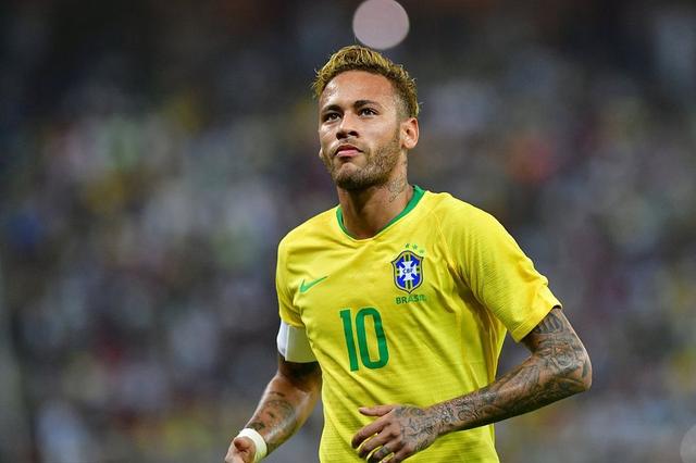 包含巴西媒体报道球星内马尔将在冬季转会期离开巴黎的词条