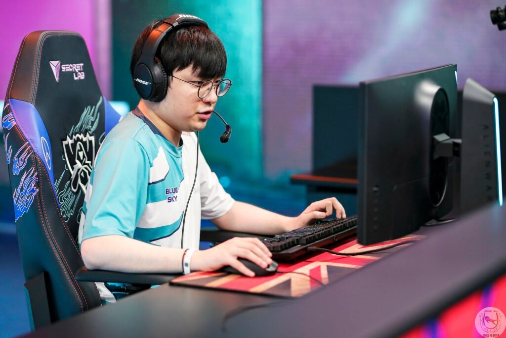 HKA险胜DRX，Viper团战一打五成都决赛之夜2:0（伦敦）