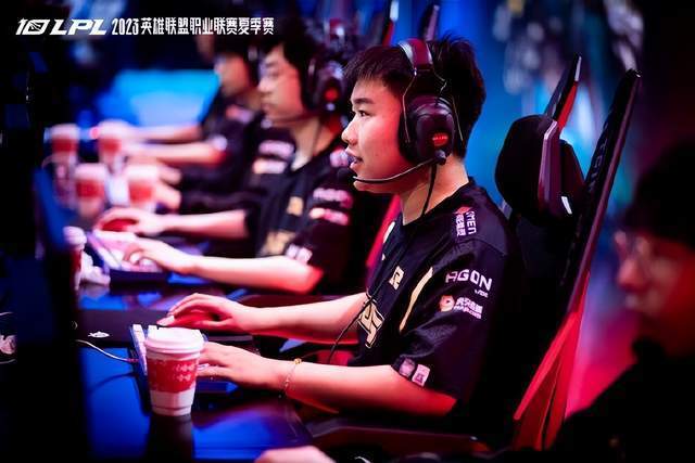 EDG力克JDG，BDD打出惊人五杀四强赛3:0（深圳）