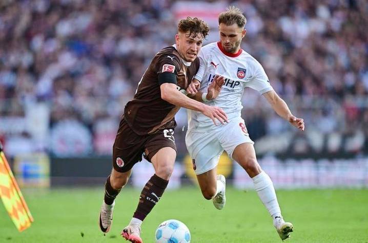 法兰克福客场失利，放弃榜首席位