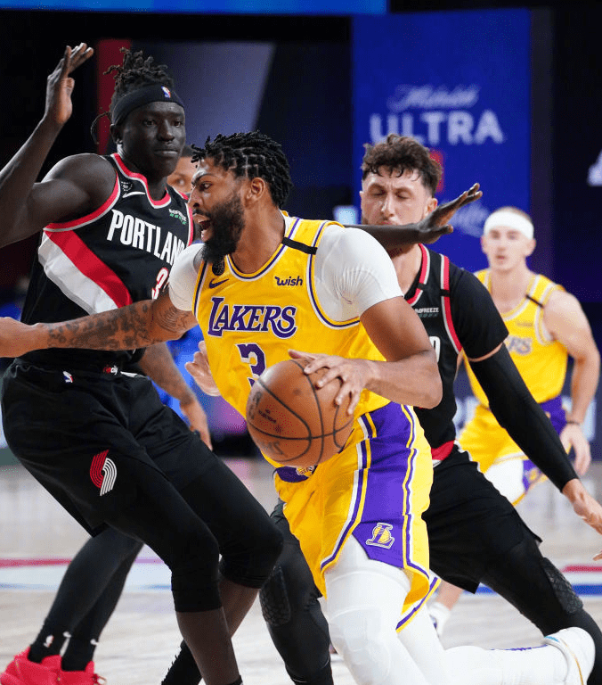 湖人队体能下降！需调整训练计划