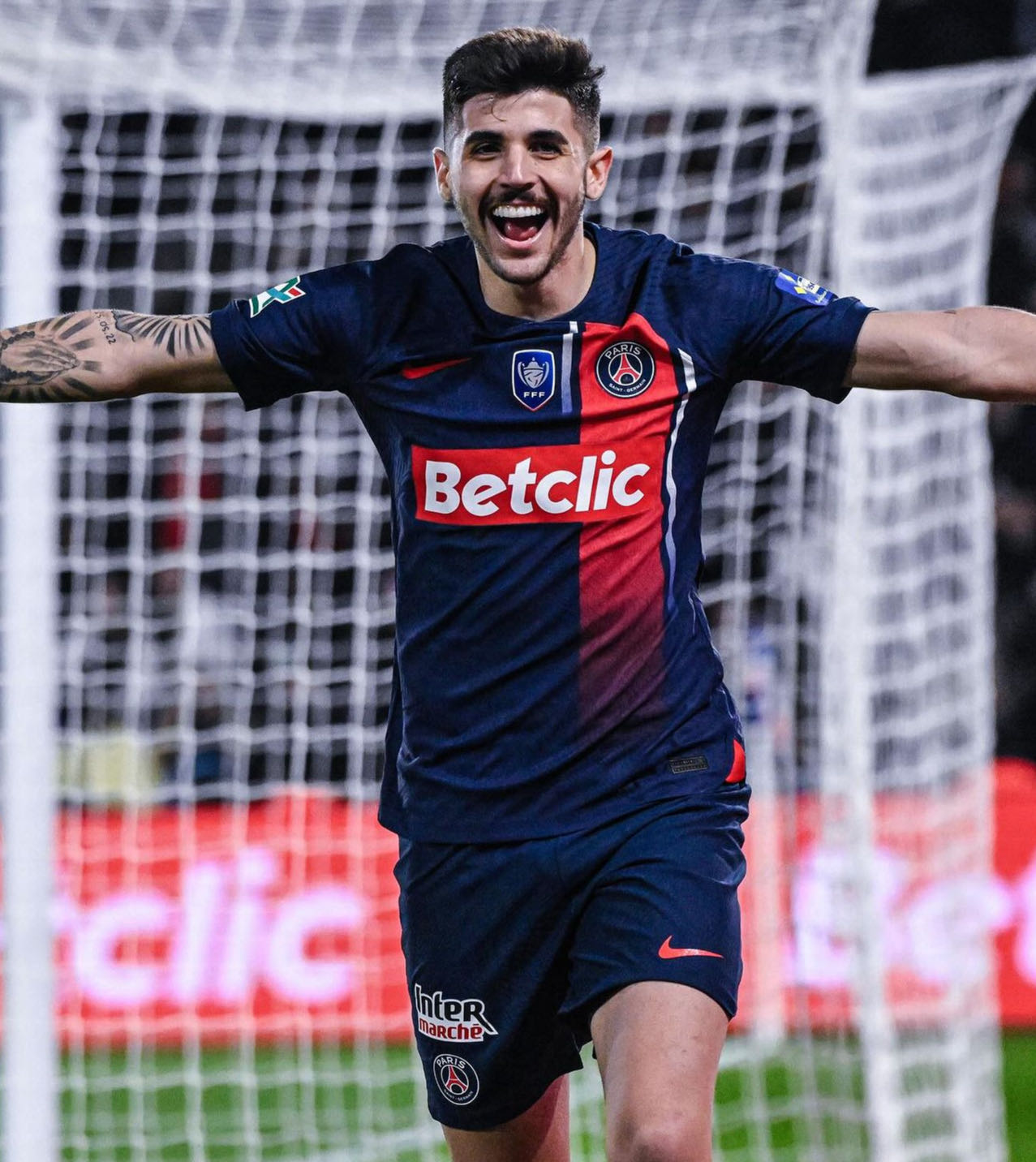 皇家马德里中后卫贝尔萨离队转会