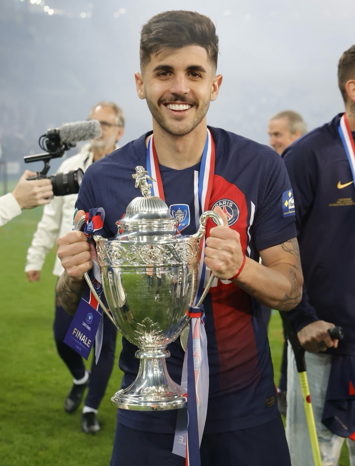 皇家马德里中后卫贝尔萨离队转会