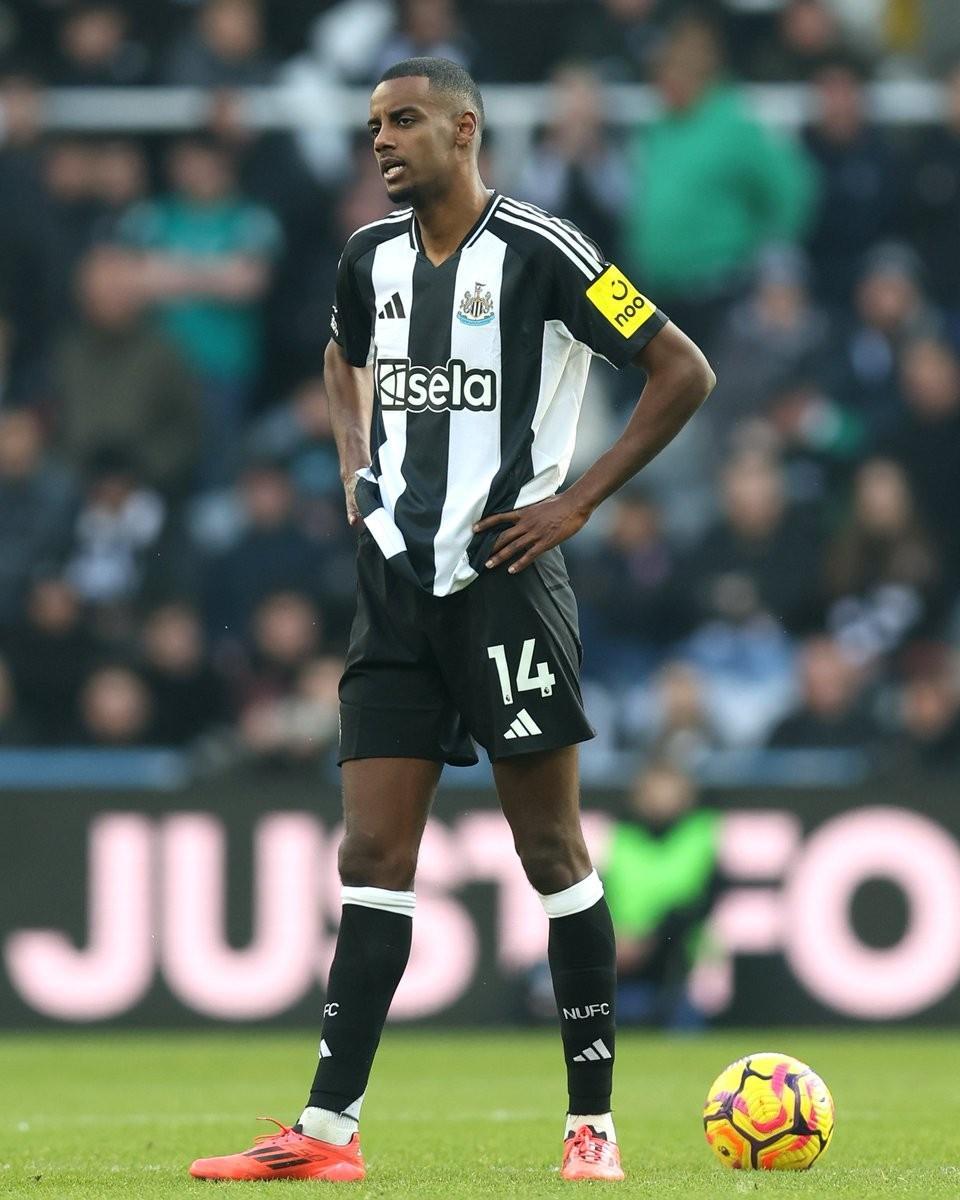 关于纽卡客场失利遭大胜，新赛季开局失利的信息