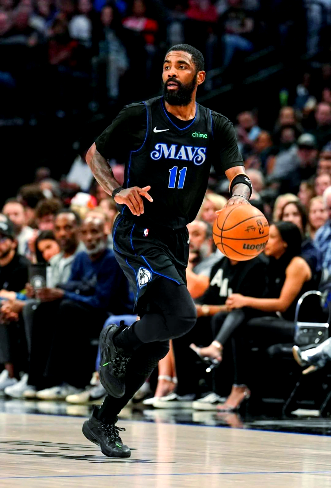 马刺强势塞尔维亚男篮，欧文绝境逆转的简单介绍