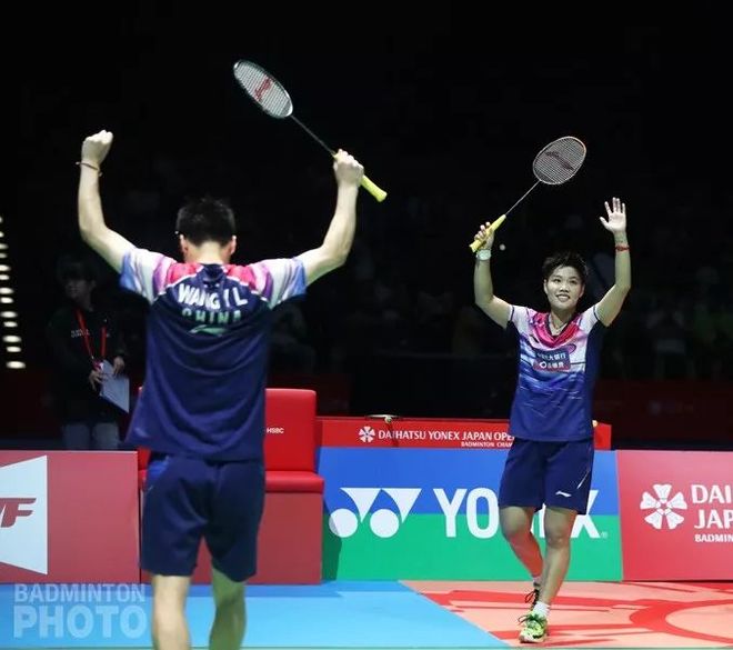 关于印尼队轻取日本队，黄鸭组合点燃赛场的信息